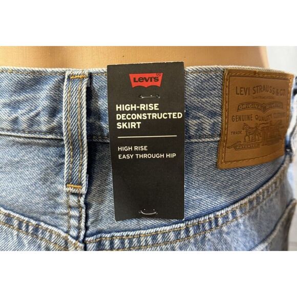 Levi's Premium High Rise Deconstructed Denim Skirt Size 28 Button Fly Raw Edge - Picture 8 of 12